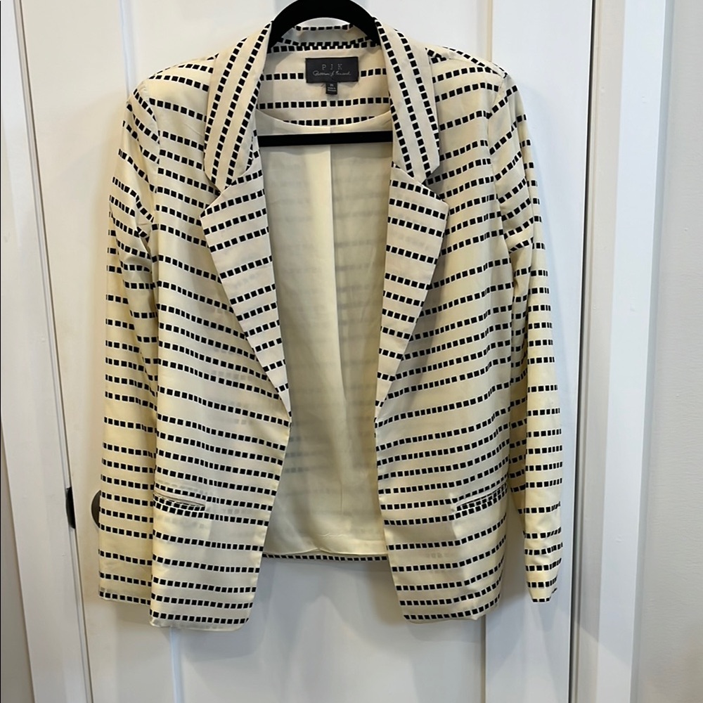 PJK Patterson J. Kincaid Cream Black Tailored Blazer